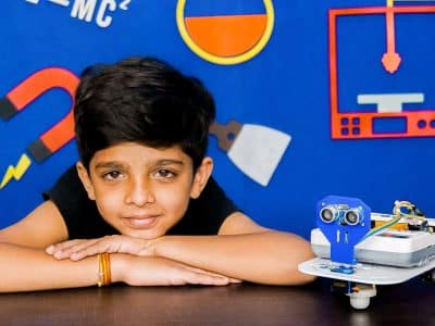 Child-with-Obstacle-Avoidance-Robot.jpg